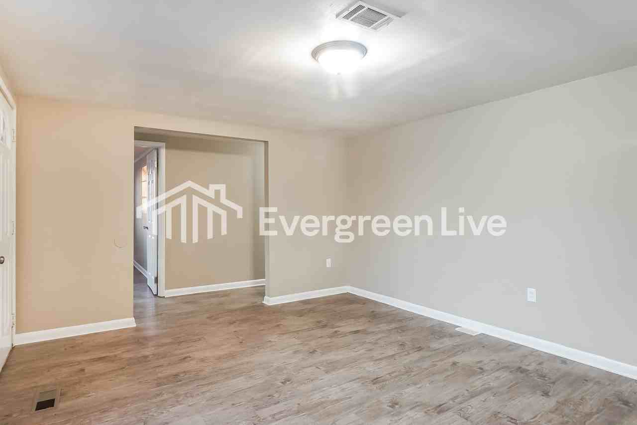 7157 Oak Dr - Photo 7 of 15