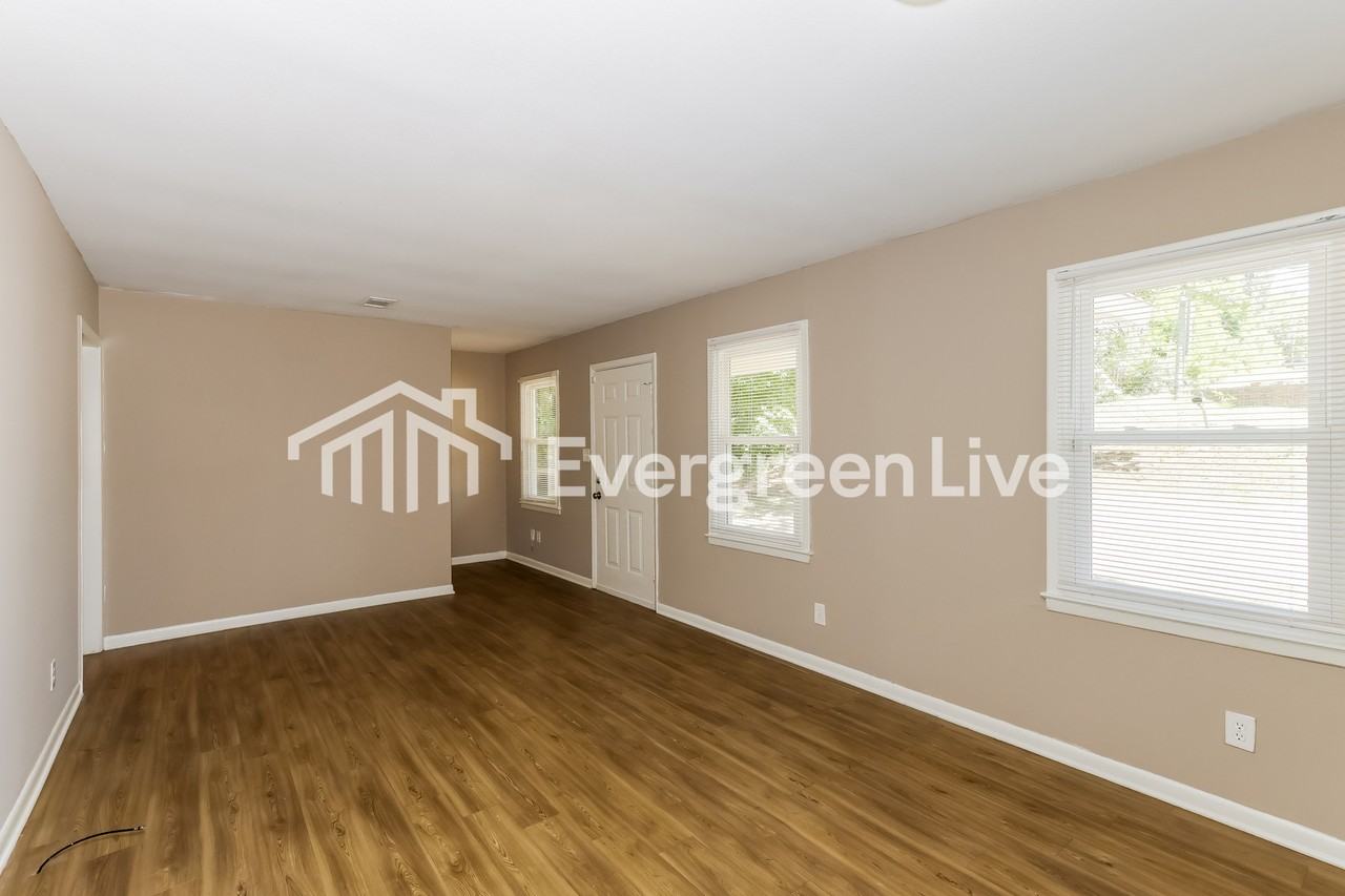 3637 Belair Rd - Photo 4 of 15