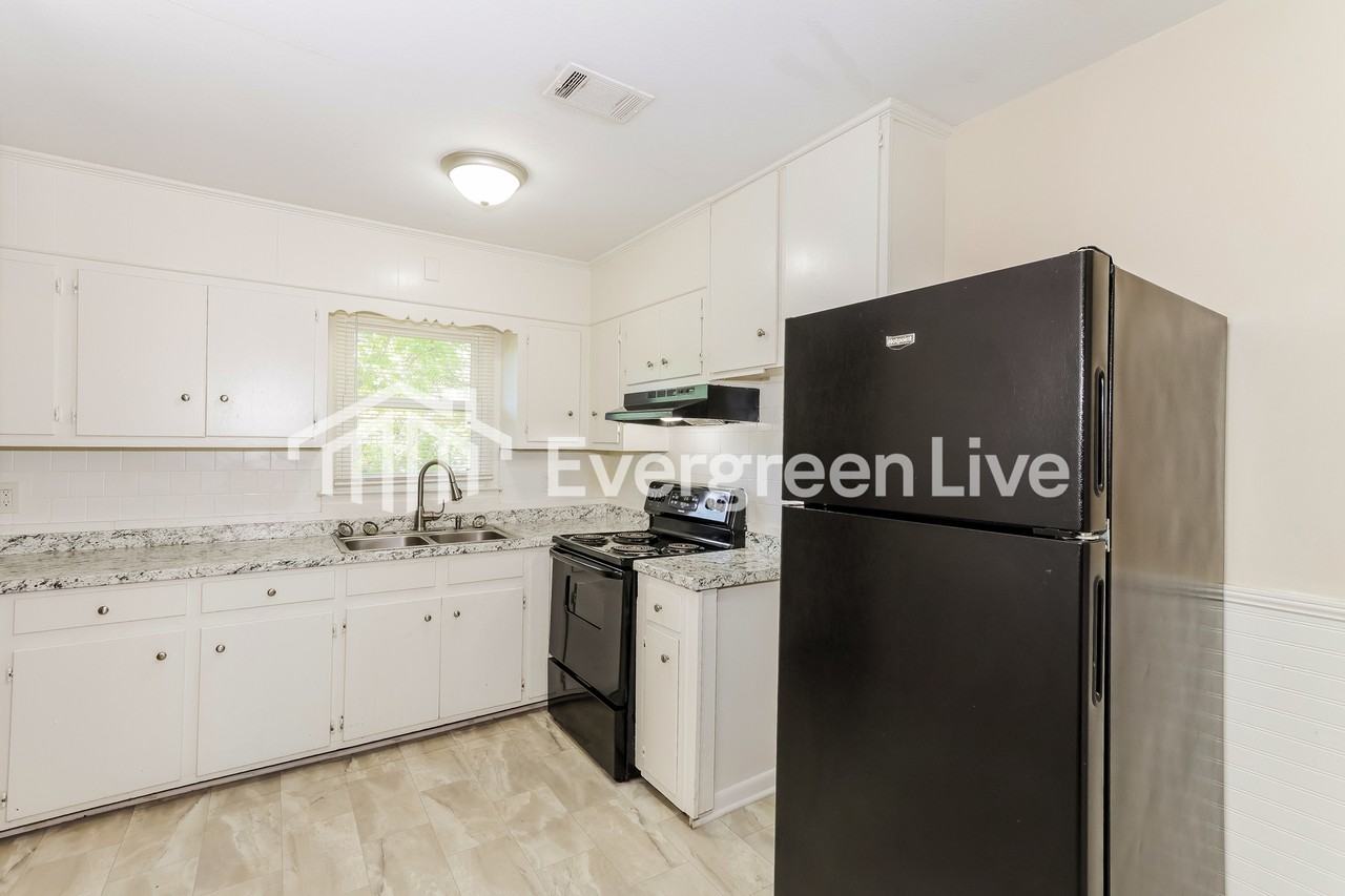 3637 Belair Rd - Photo 5 of 15