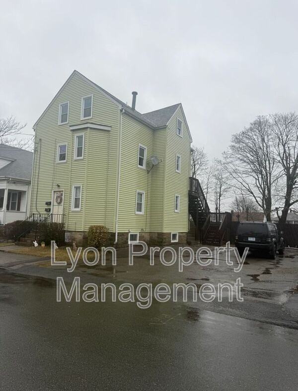 26 Carlton Ave #2ndFL - Photo 2 of 9