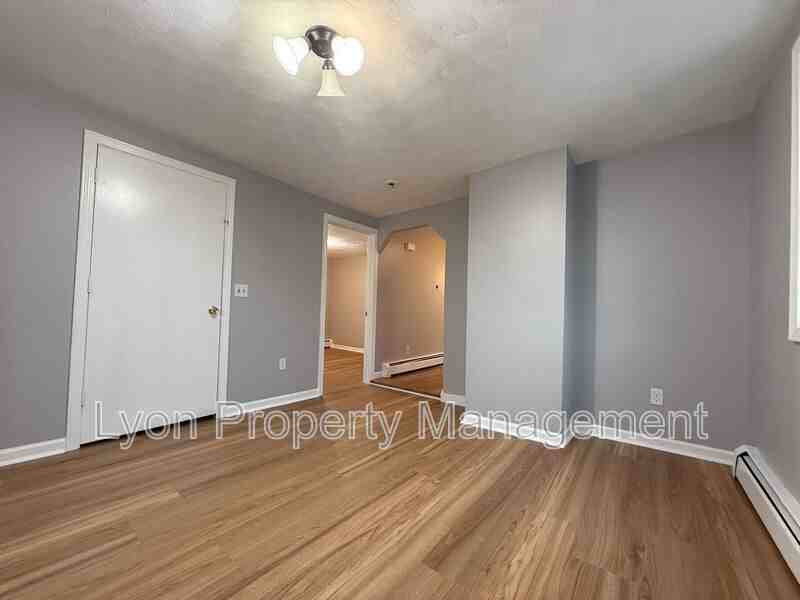 26 Carlton Ave #2ndFL - Photo 3 of 9