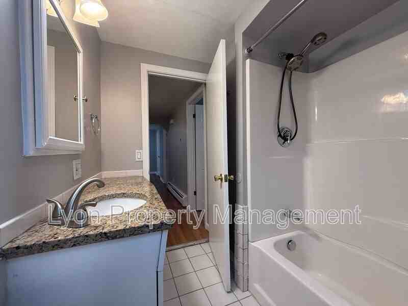26 Carlton Ave #2ndFL - Photo 6 of 9