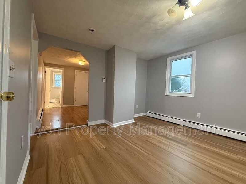 26 Carlton Ave #2ndFL - Photo 7 of 9