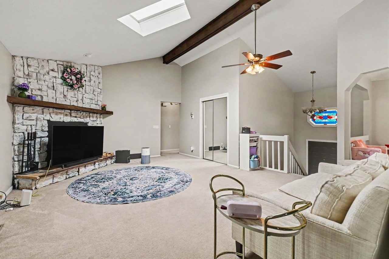 302 Prospect Dr - Photo 3 of 15