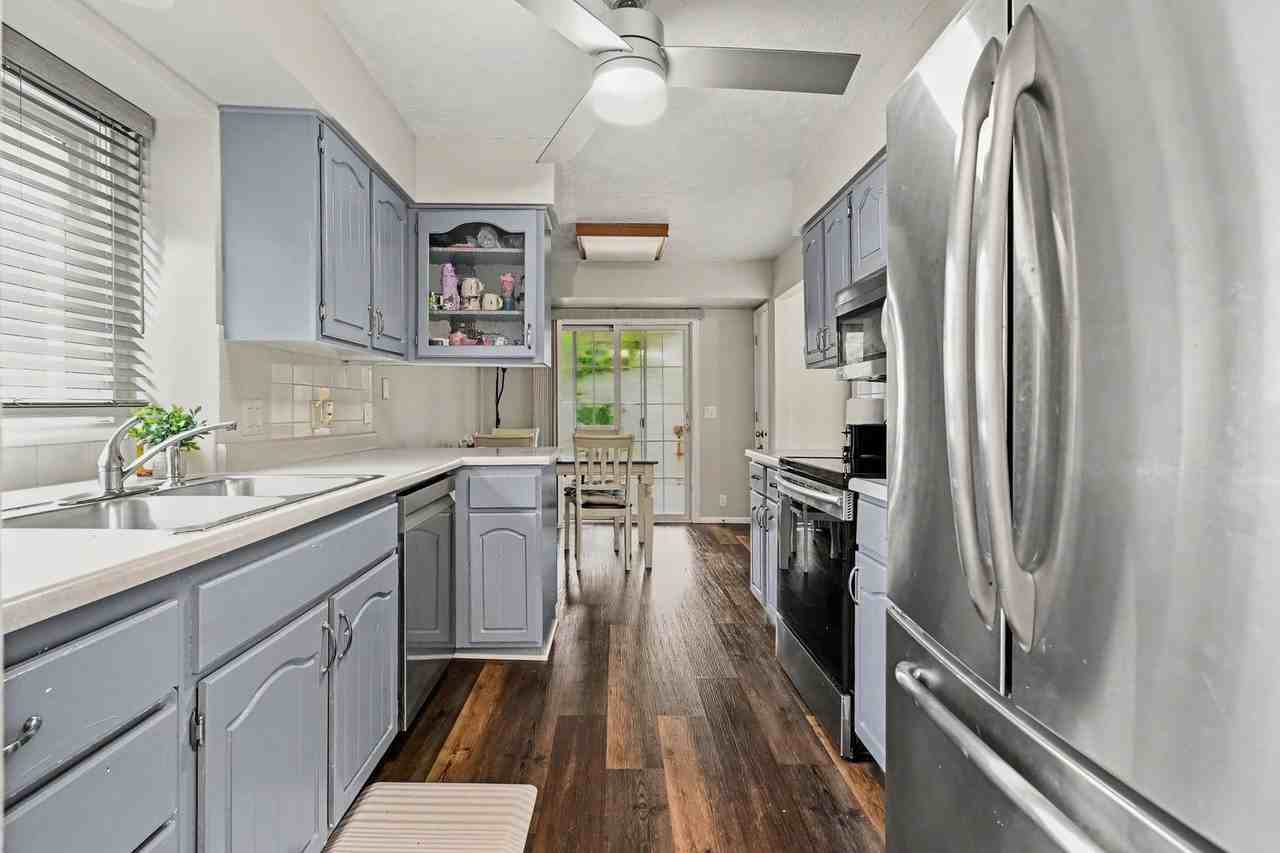 302 Prospect Dr - Photo 4 of 15