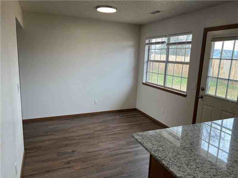 Nw 12th St #1009 - Photo 5 of 17