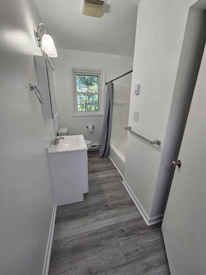 415 Kerr Avenue - Photo 2 of 5