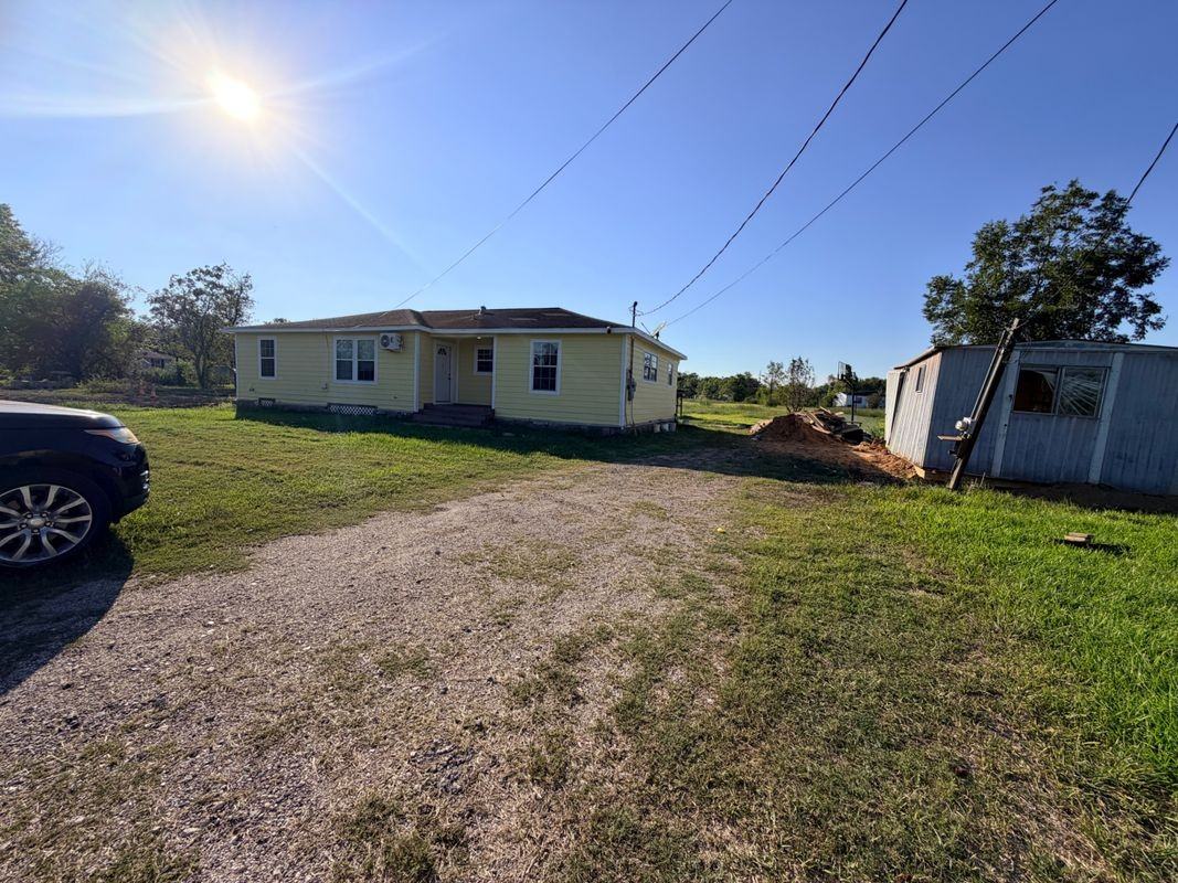 18614 Baughman Dr - Photo 3 of 3
