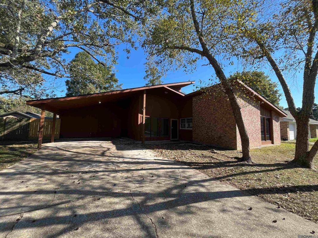 1018 Tanglebriar Dr