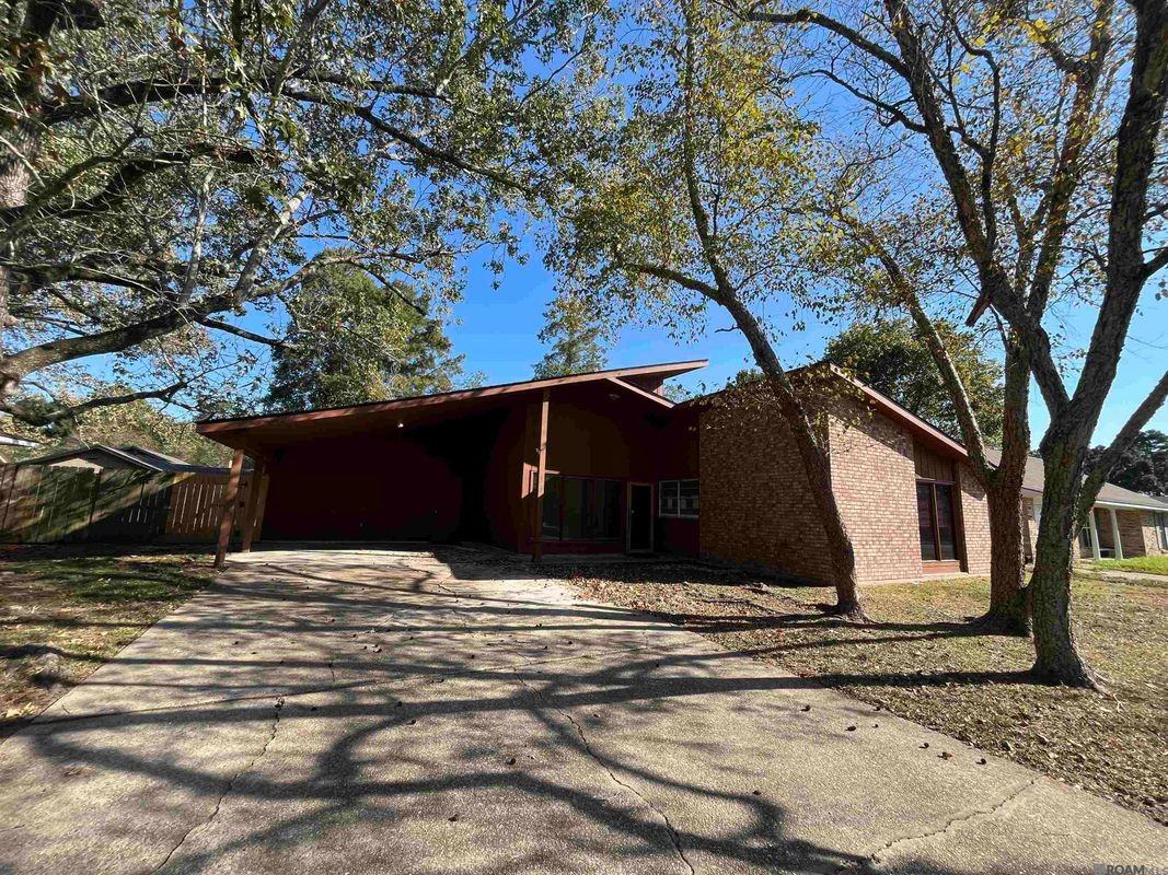 1018 Tanglebriar Dr - Photo 3 of 31