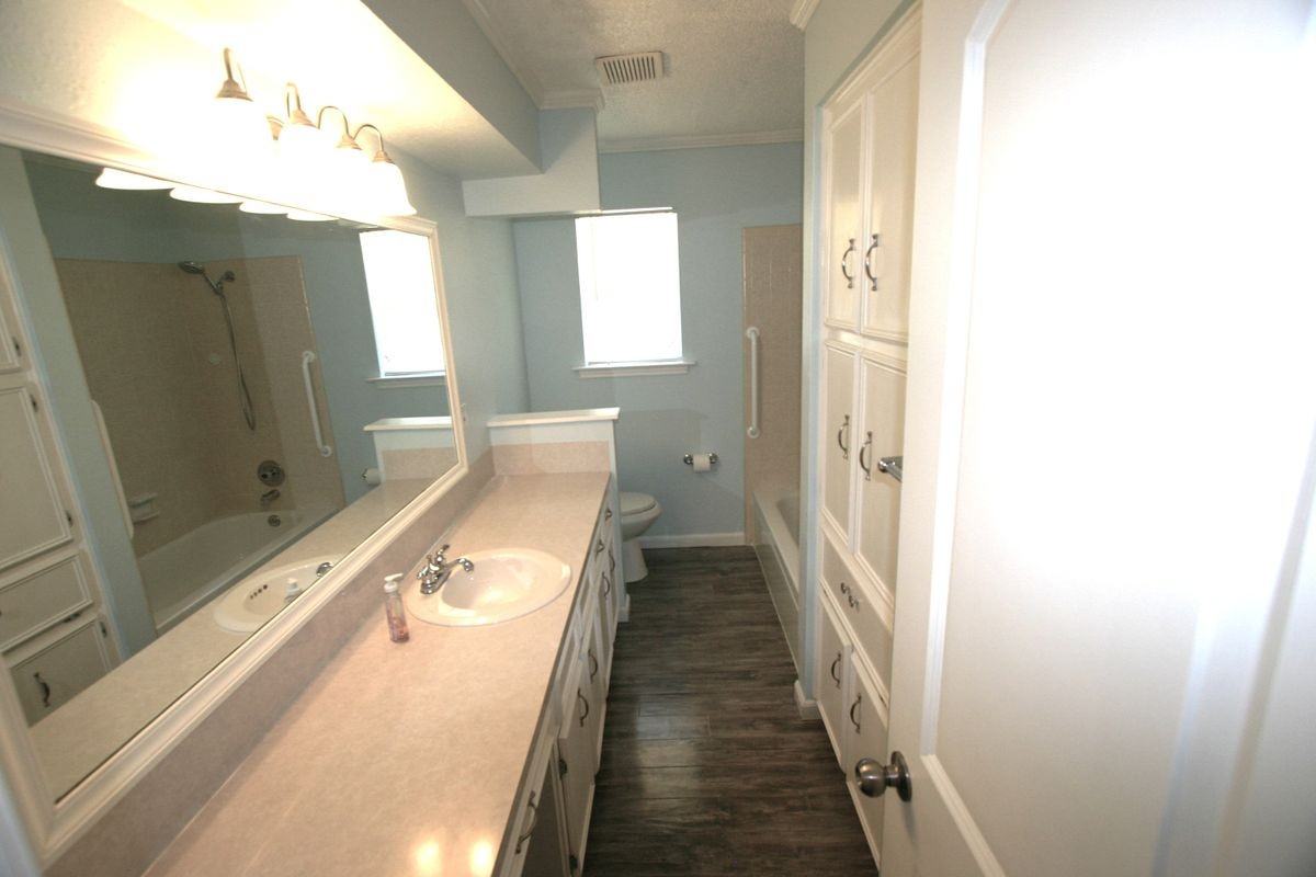 10712 Sunny Ln - Photo 4 of 8