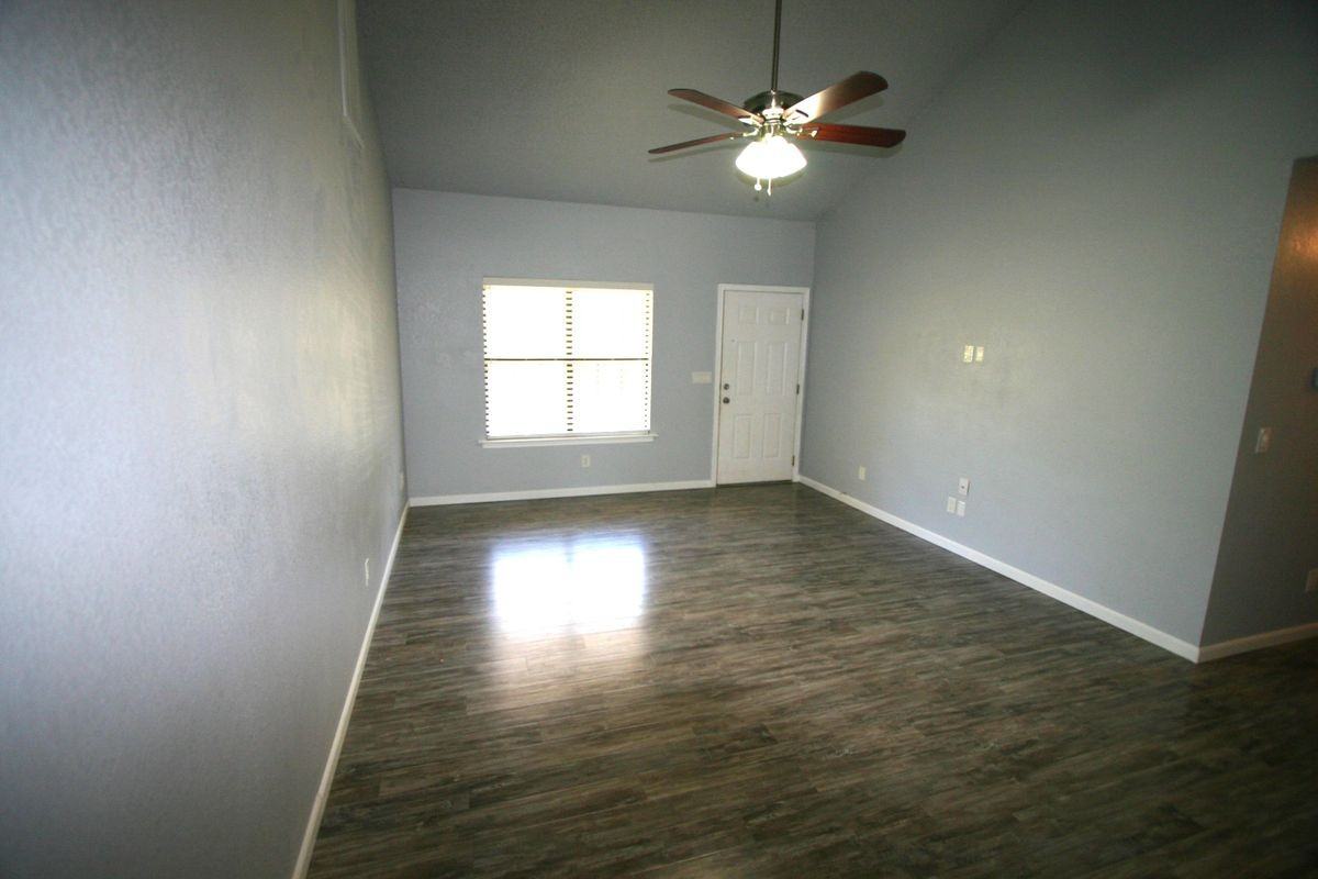 10712 Sunny Ln - Photo 5 of 8