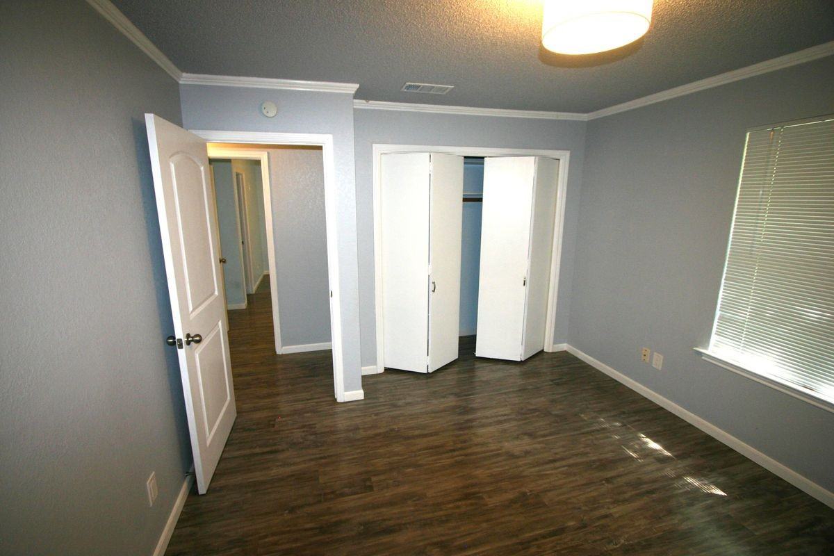 10712 Sunny Ln - Photo 7 of 8