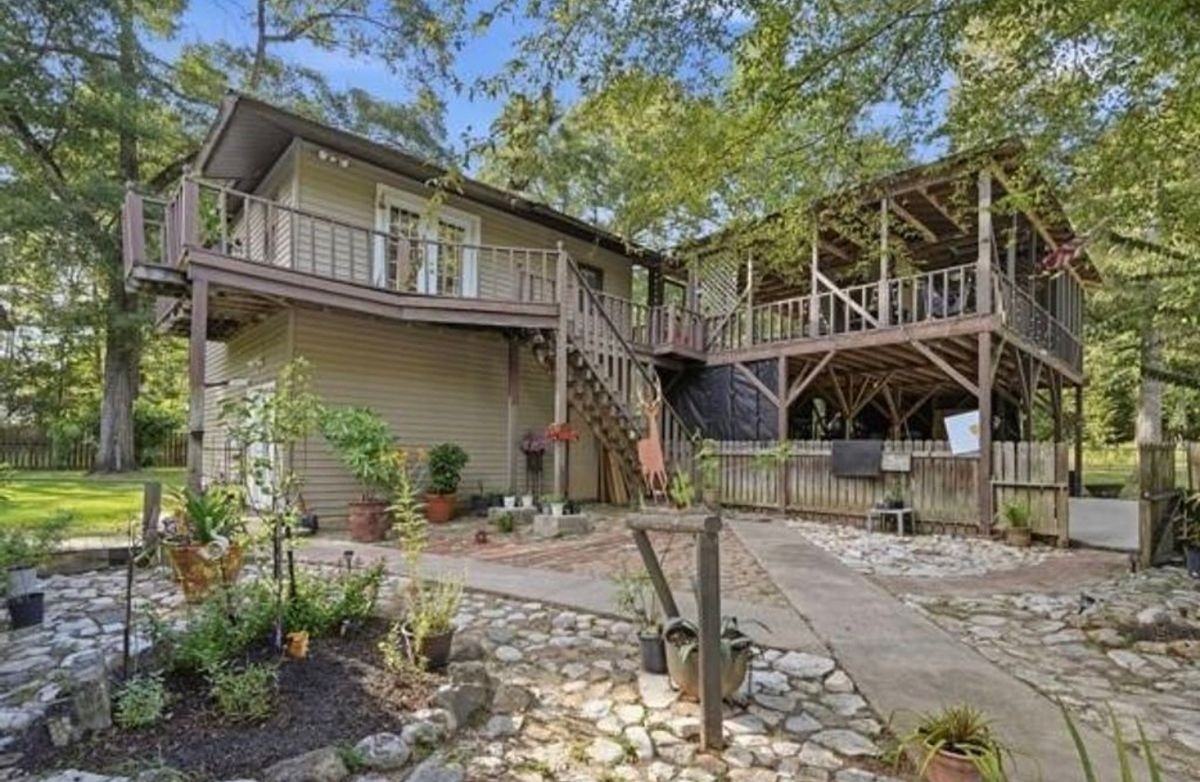 171 N Sierra Rd - Photo 2 of 19
