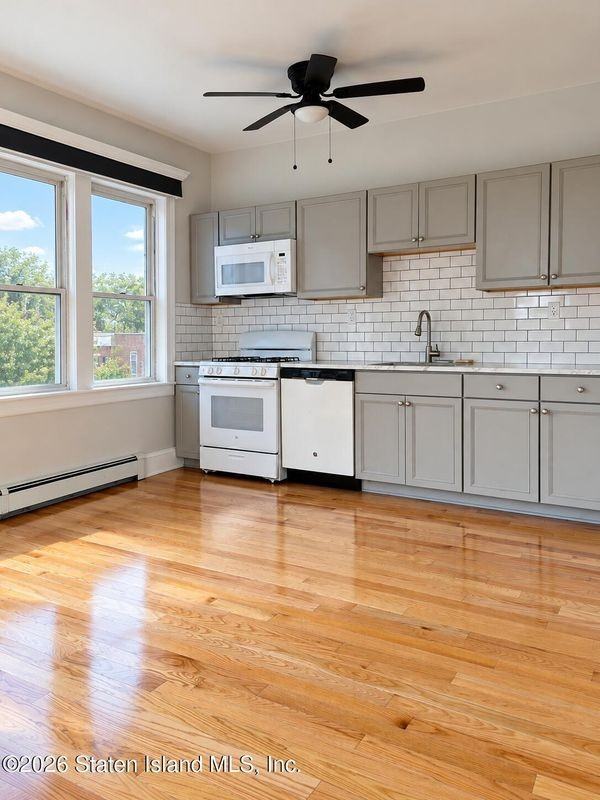 31 Corson Ave - Photo 2 of 6
