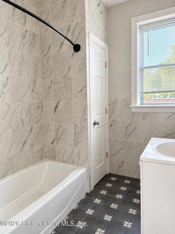 31 Corson Ave - Photo 3 of 6