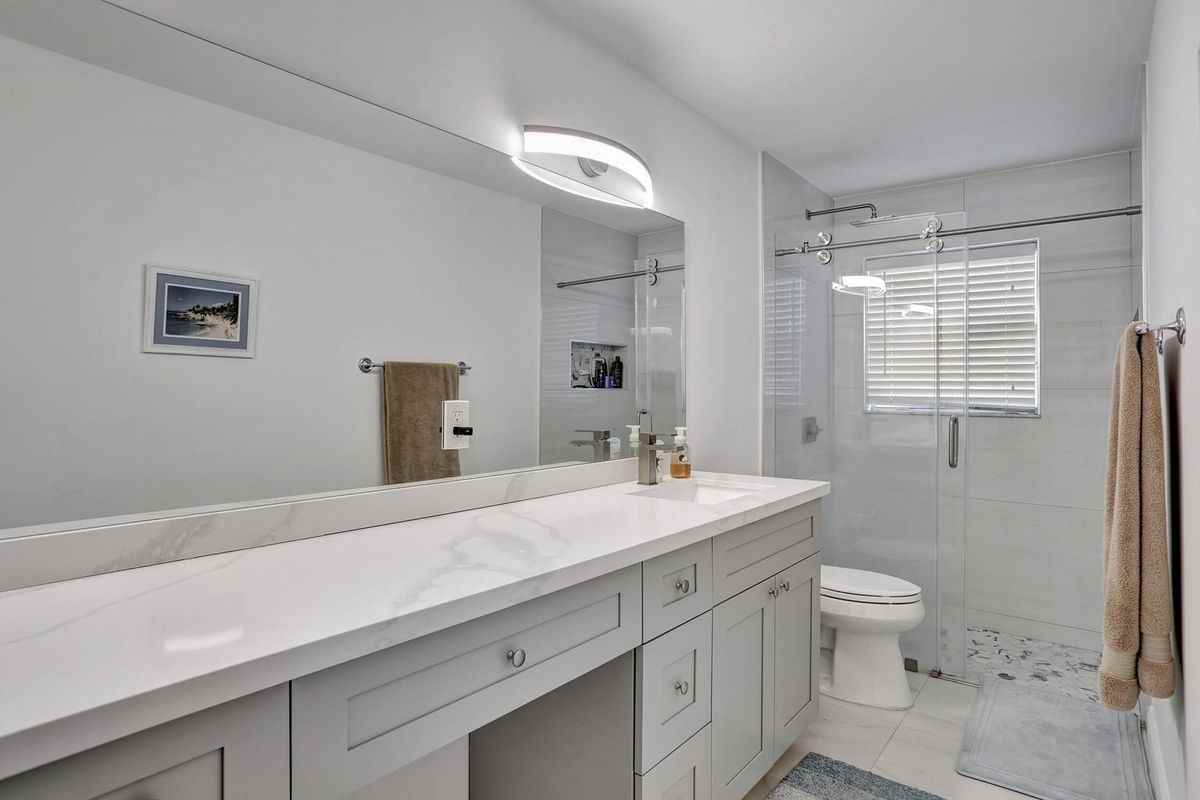 6242 Nw 38th Dr - Photo 5 of 21