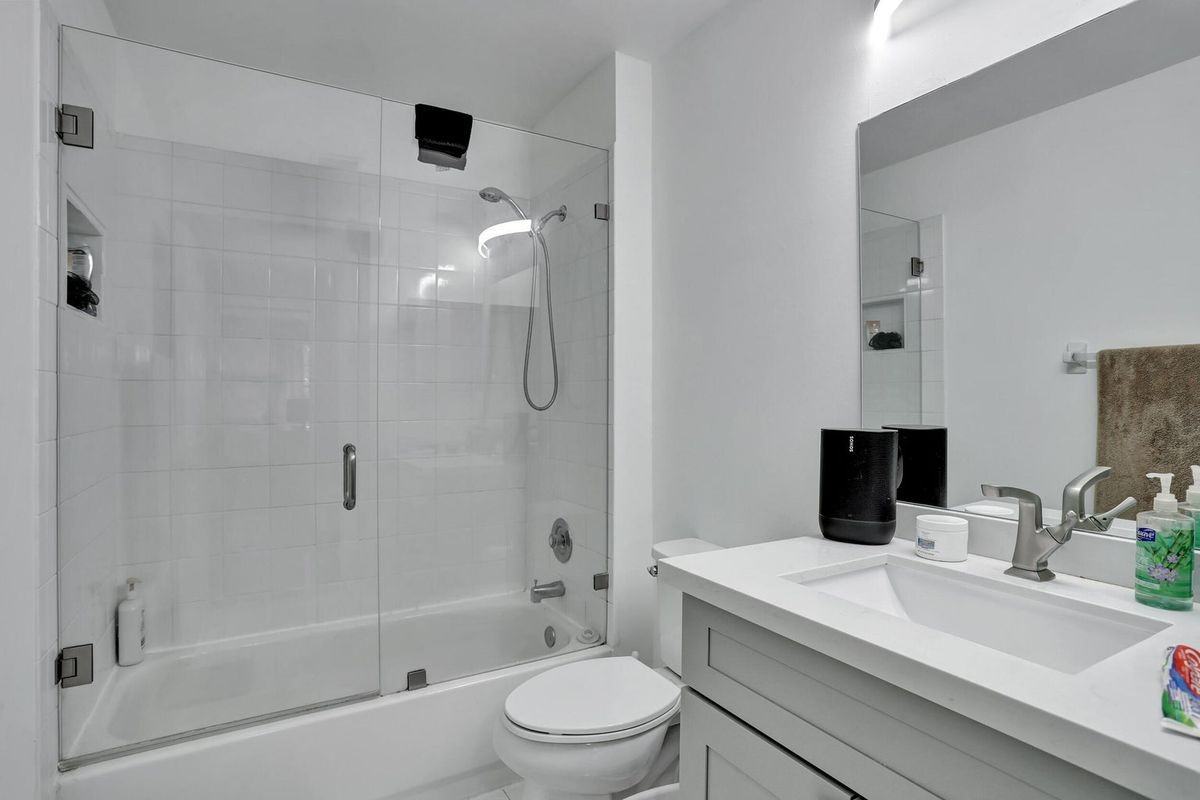 6242 Nw 38th Dr - Photo 6 of 21