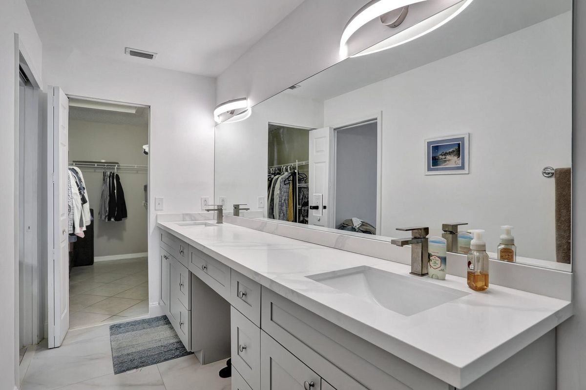 6242 Nw 38th Dr - Photo 7 of 21