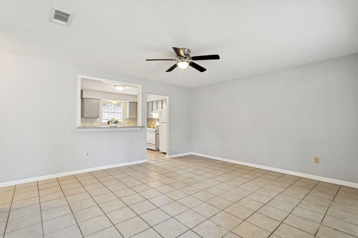 222 E Saint Mary Dr - Photo 4 of 11