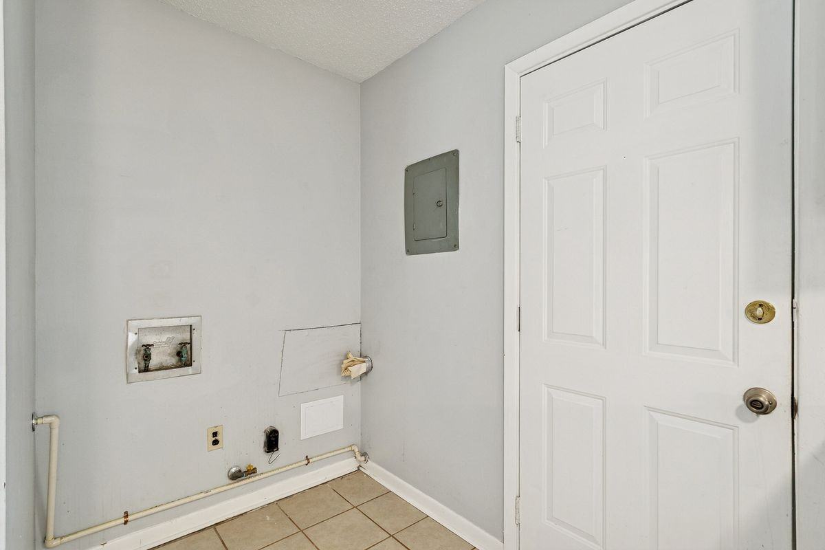 222 E Saint Mary Dr - Photo 7 of 11