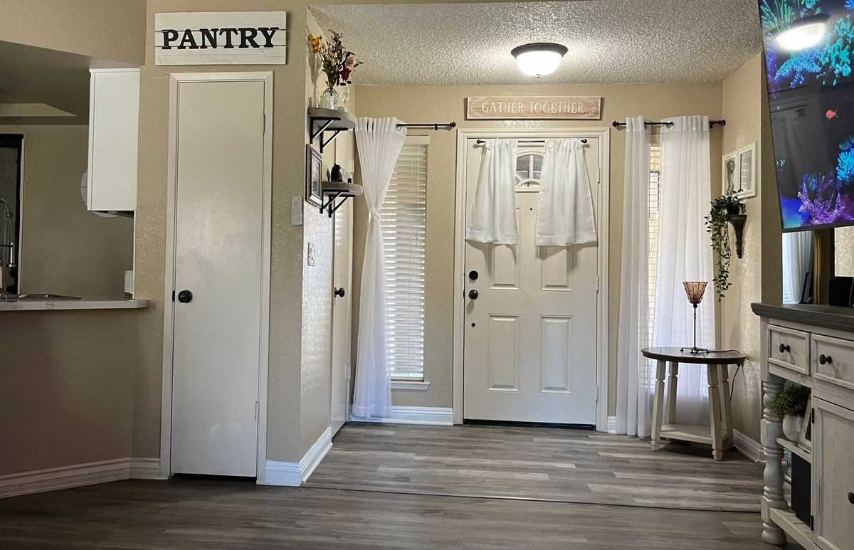 5140 E Kings Canyon Rd - Photo 3 of 8