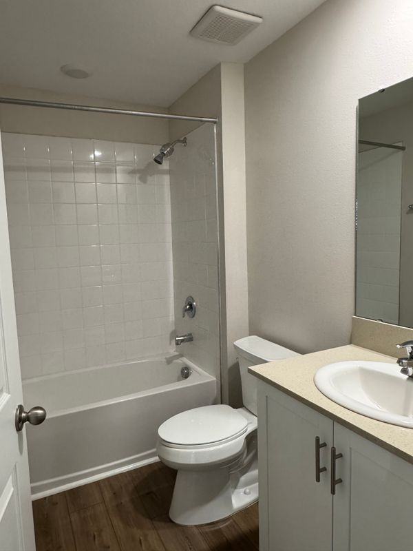 1563 Ellesmere Ave - Photo 4 of 16