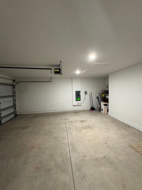 1563 Ellesmere Ave - Photo 5 of 16