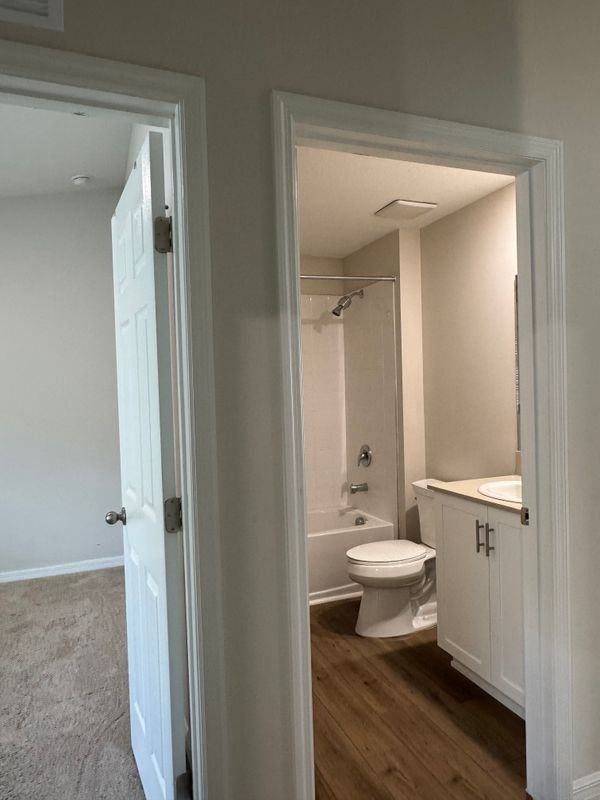1563 Ellesmere Ave - Photo 7 of 16