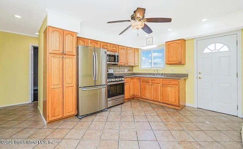 361 Montreal Ave ##B - Photo 3 of 13