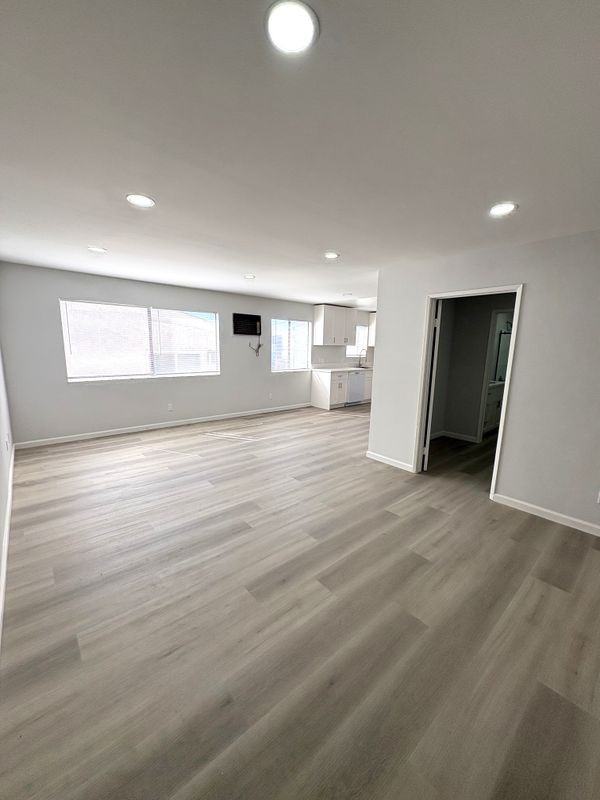507 N Serrano Ave ##5 - Photo 2 of 16