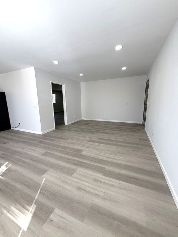 507 N Serrano Ave ##5 - Photo 3 of 16