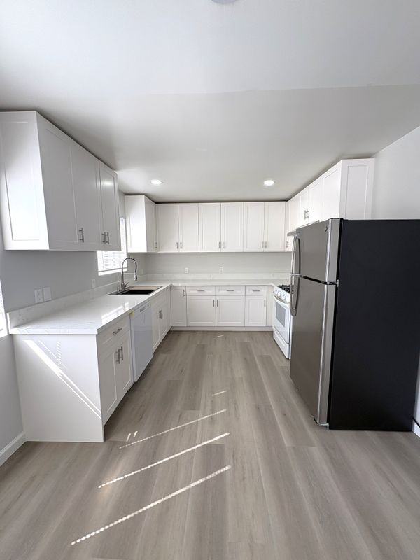 507 N Serrano Ave ##5 - Photo 4 of 16