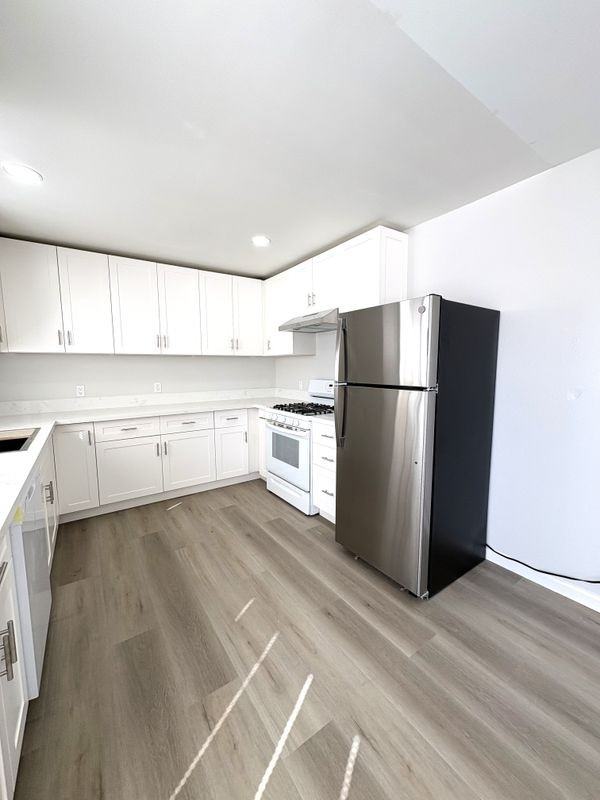 507 N Serrano Ave ##5 - Photo 5 of 16
