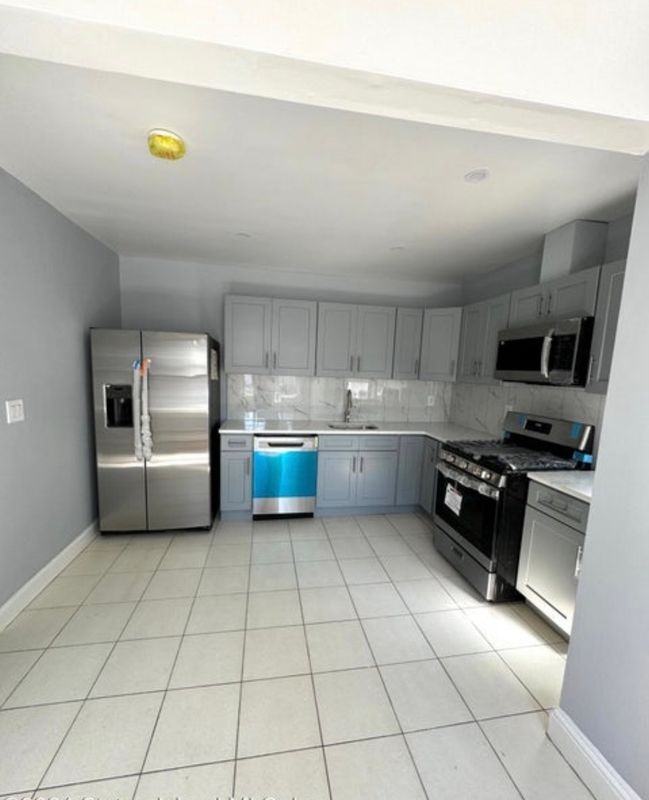 56 Florence St ##1 - Photo 3 of 20