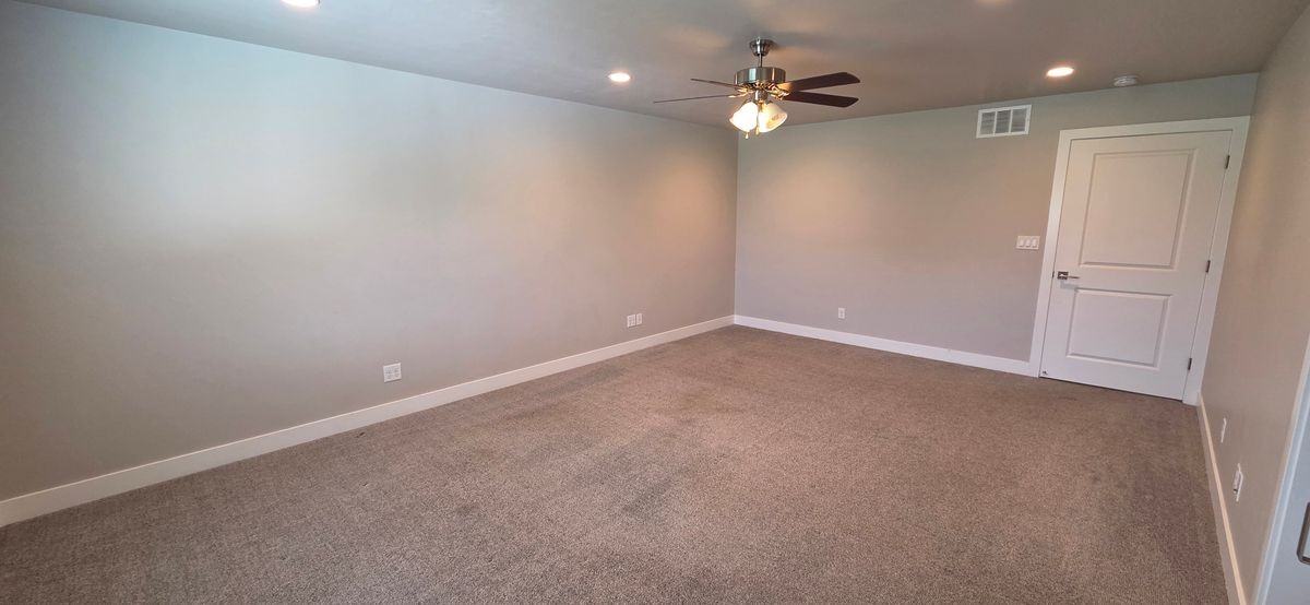 319 S Spanish Trails Blvd - Photo 2 of 8