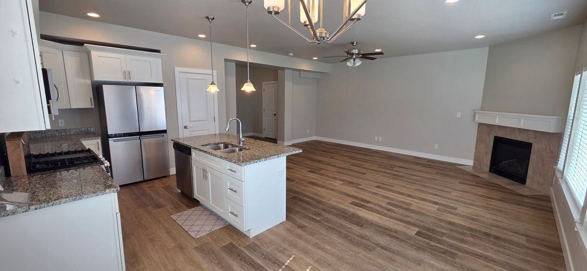 319 S Spanish Trails Blvd - Photo 4 of 8