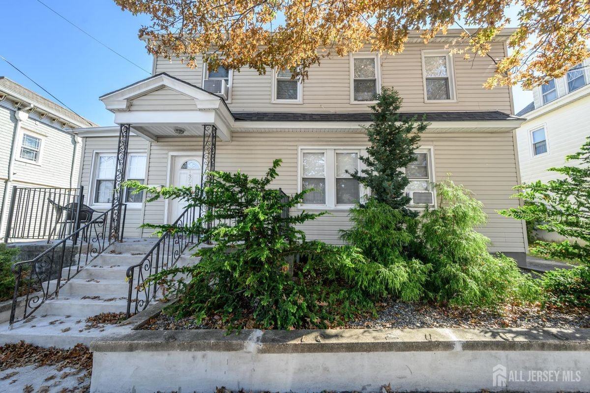 309 Augusta St ##B - Photo 2 of 21