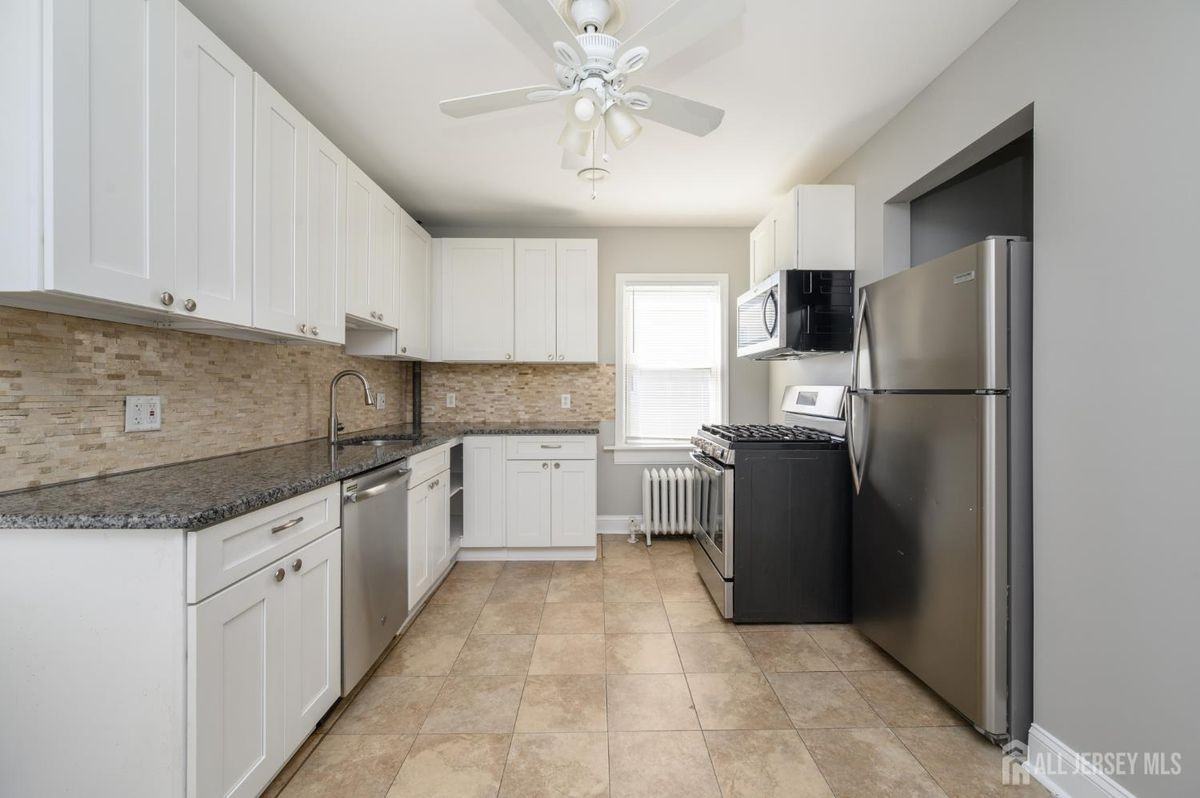 309 Augusta St ##B - Photo 7 of 21