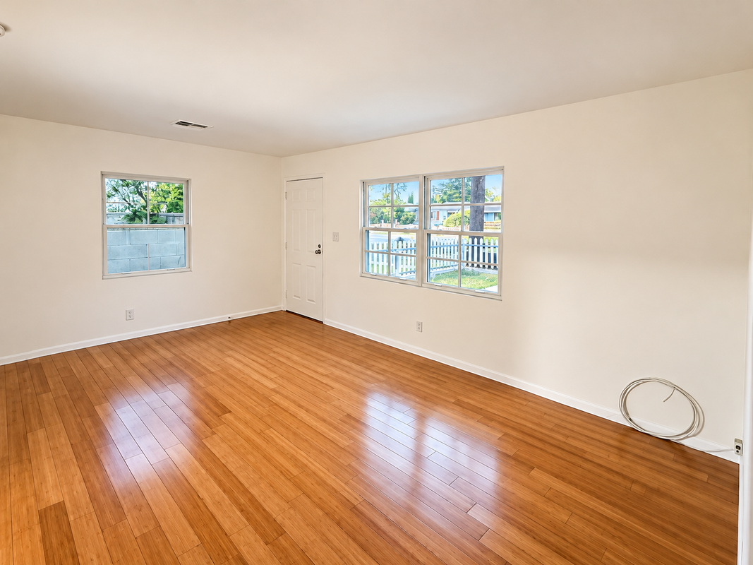 2108 W Valencia Dr - Photo 2 of 7