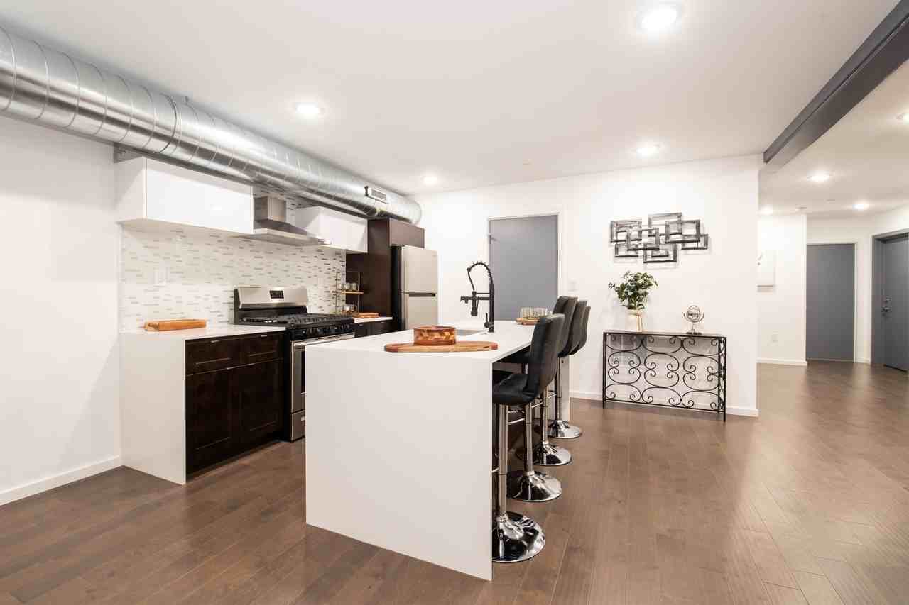 638 Diamond Street - Photo 5 of 18