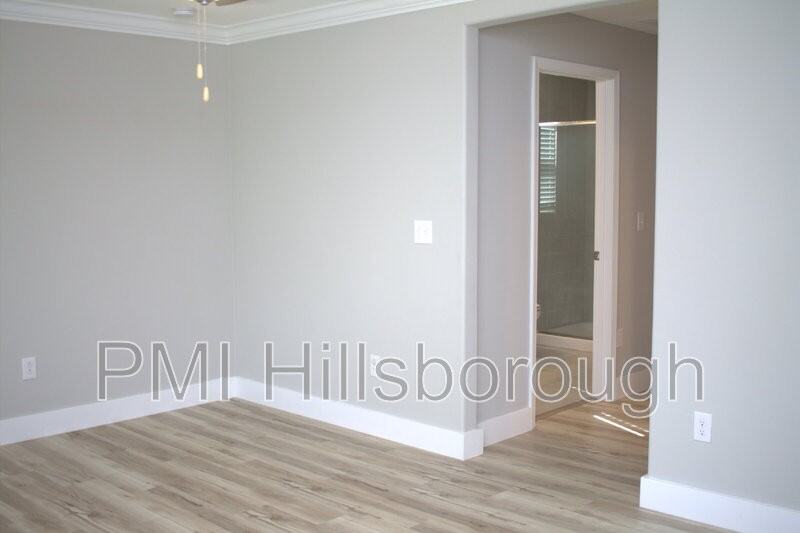 11871 Dumaine Valley Rd - Photo 6 of 13