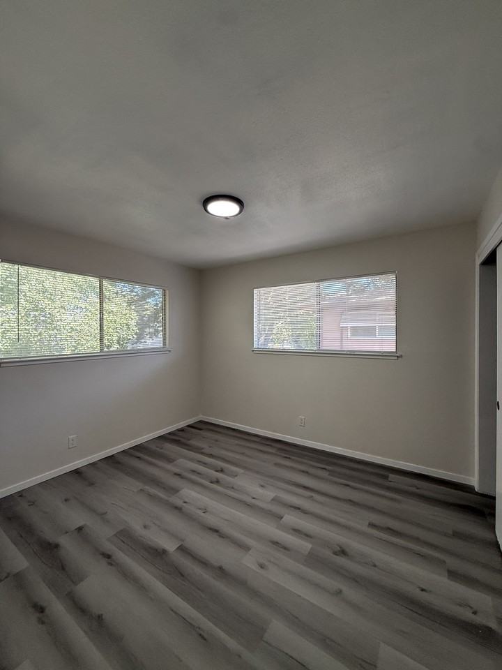 1514 V Street - Photo 4 of 8