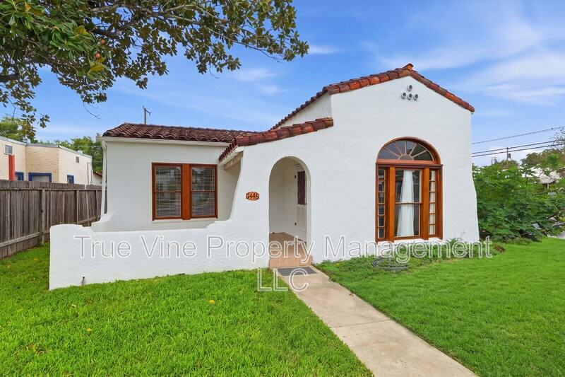 1446 Fulton Ave - Photo 3 of 39