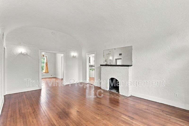 1446 Fulton Ave - Photo 7 of 39