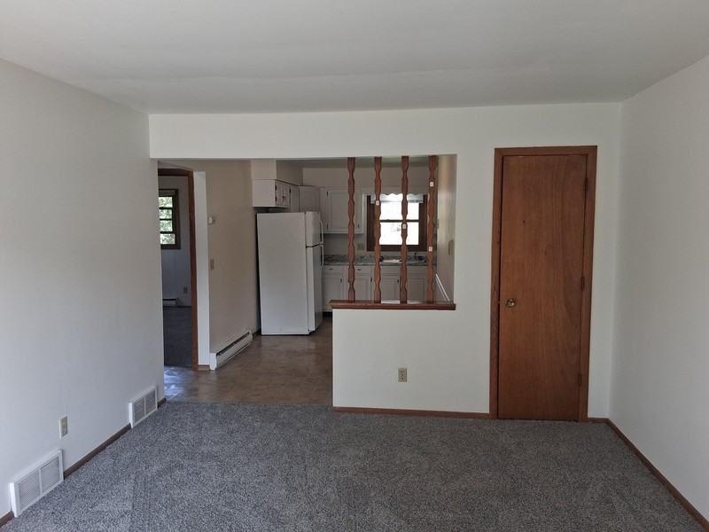 522 Linde Ln - Photo 2 of 15