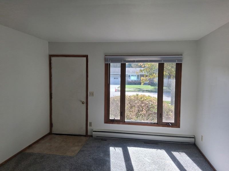 522 Linde Ln - Photo 4 of 15