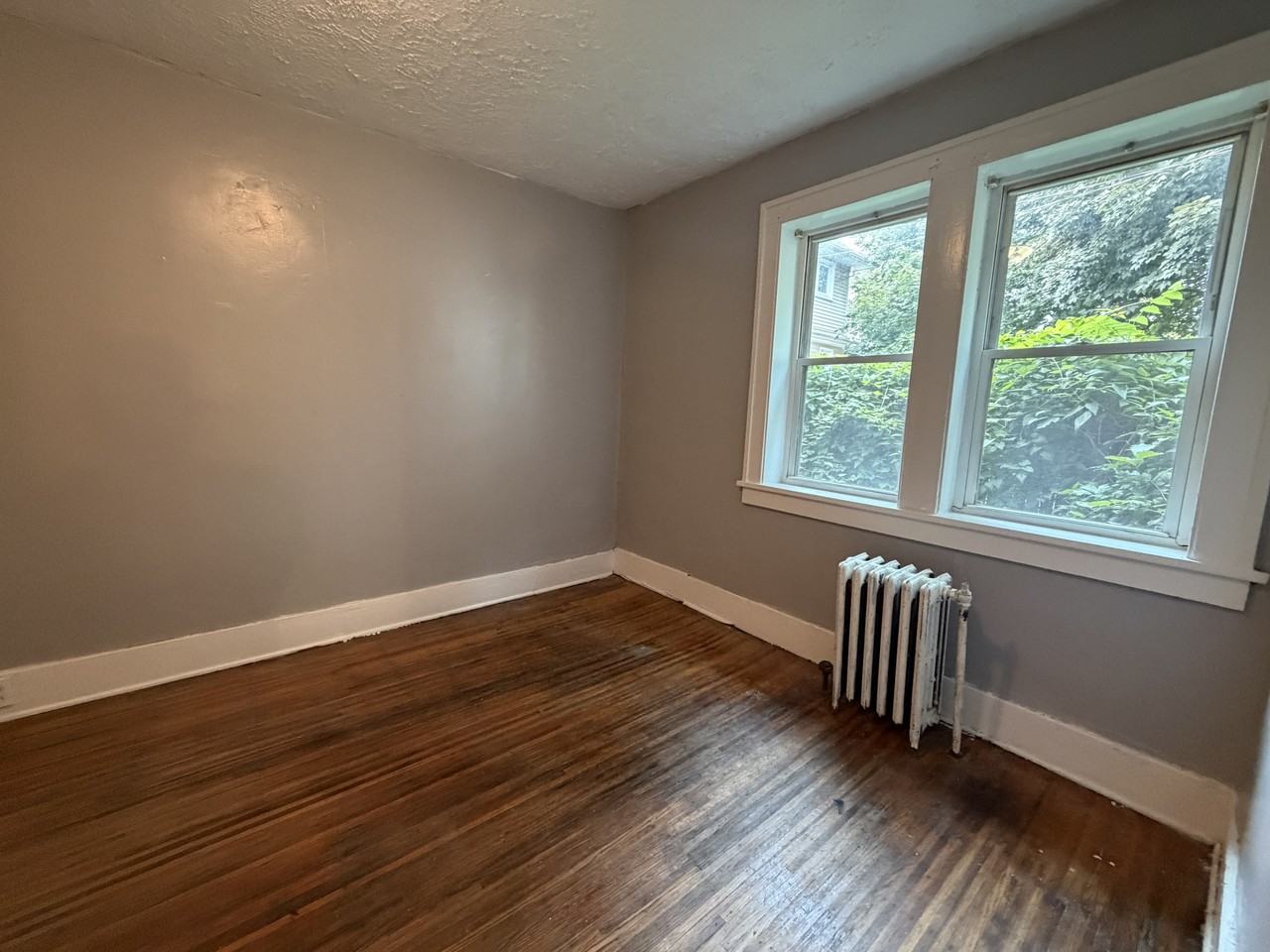 884 Bay Street - Photo 3 of 17