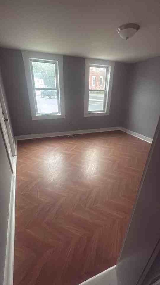 235-237 Oak Street - Photo 5 of 9