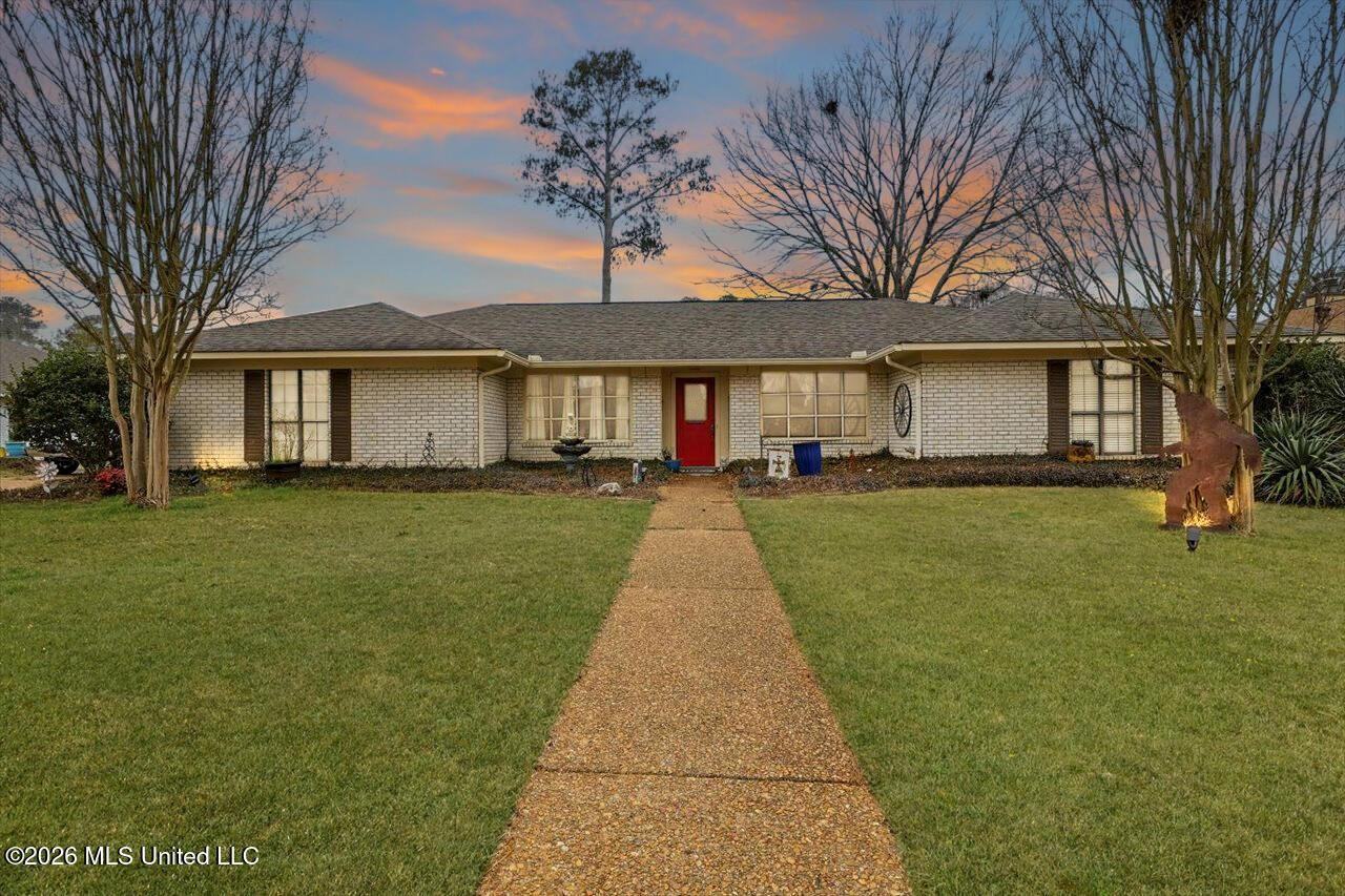 229 Greenfield Pl